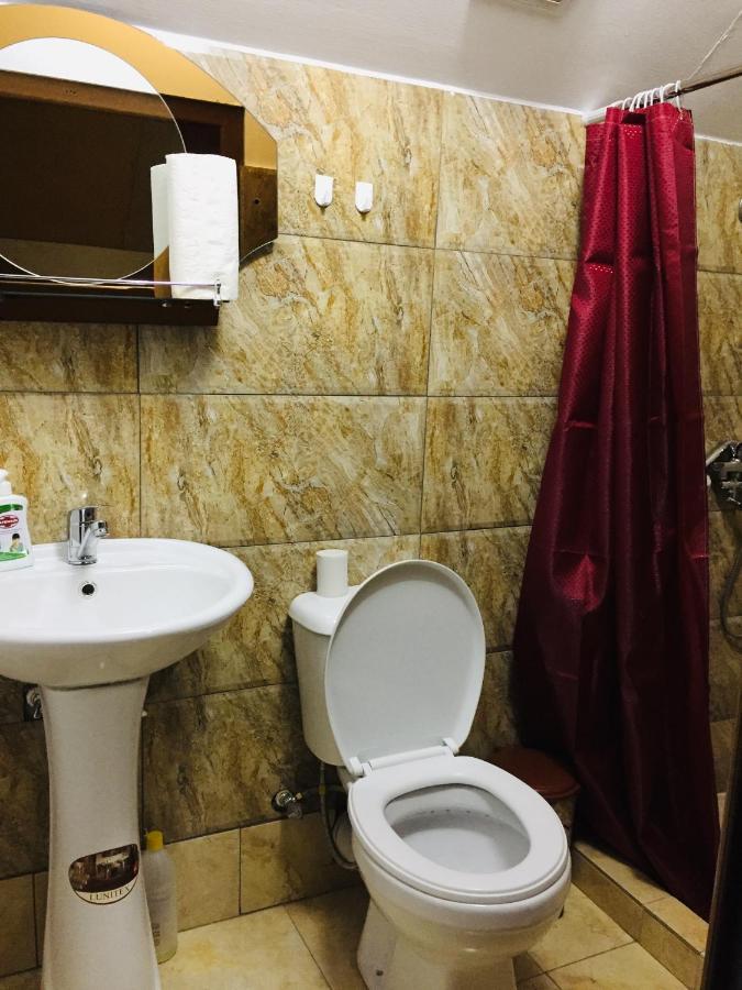 Nadiani Hostel Omalo エクステリア 写真