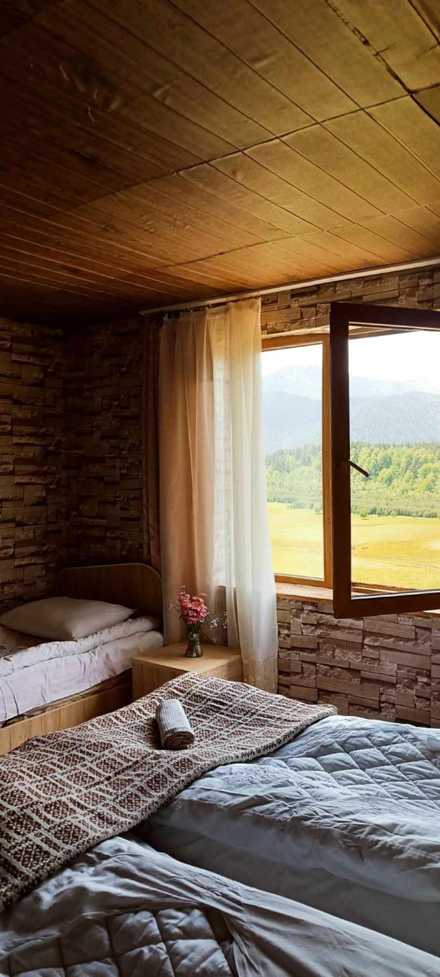 Nadiani Hostel Omalo エクステリア 写真
