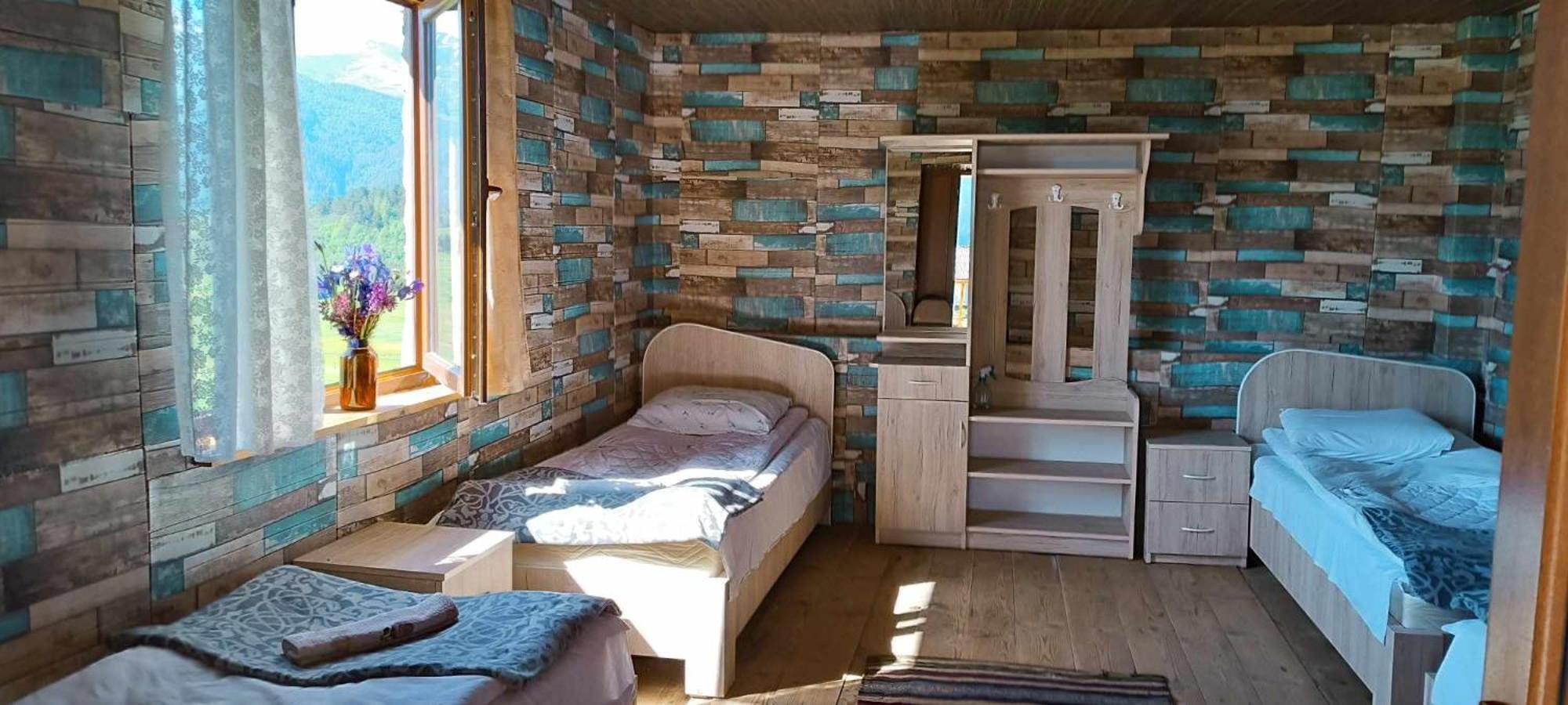 Nadiani Hostel Omalo エクステリア 写真
